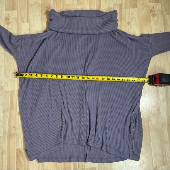 Free People Womens Oversized “Rosa” ribbed split back sweater Cowl Neck Size XS - Picture 8 of 9